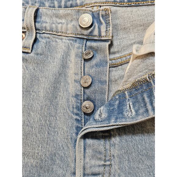 Levi's Women's Premium "Big E" 501 Straight Leg Light Wash Denim Jeans SZ 31x28 - Picture 3 of 10